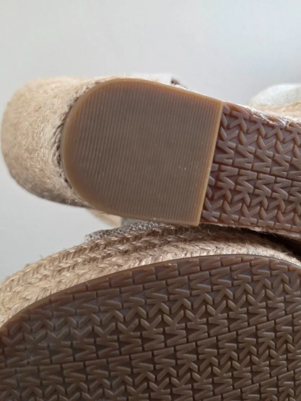 Michael Kors Berkley Canvas Espadrille Wedge Sandals Size 9.5 Tan Zip Preppy